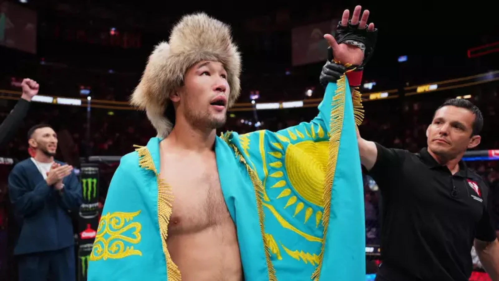 Ресми: Шавкат Рахмонов UFC чемпионымен кездеседі